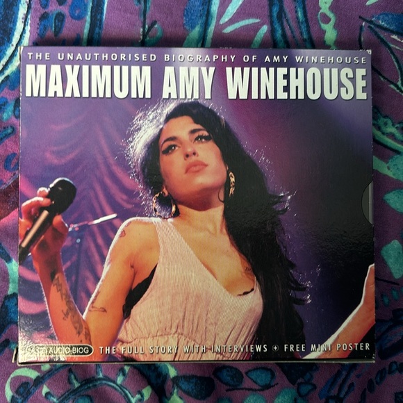 Amy Winehouse Interview w Mini Poster - Picture 2 of 4